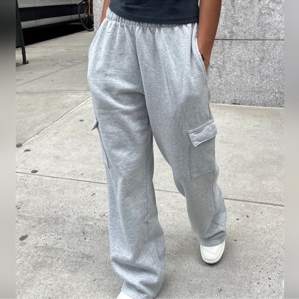 Brandy Melville Anastasia Soft Pocket Cargo Sweatpants Gray One Size fits Med